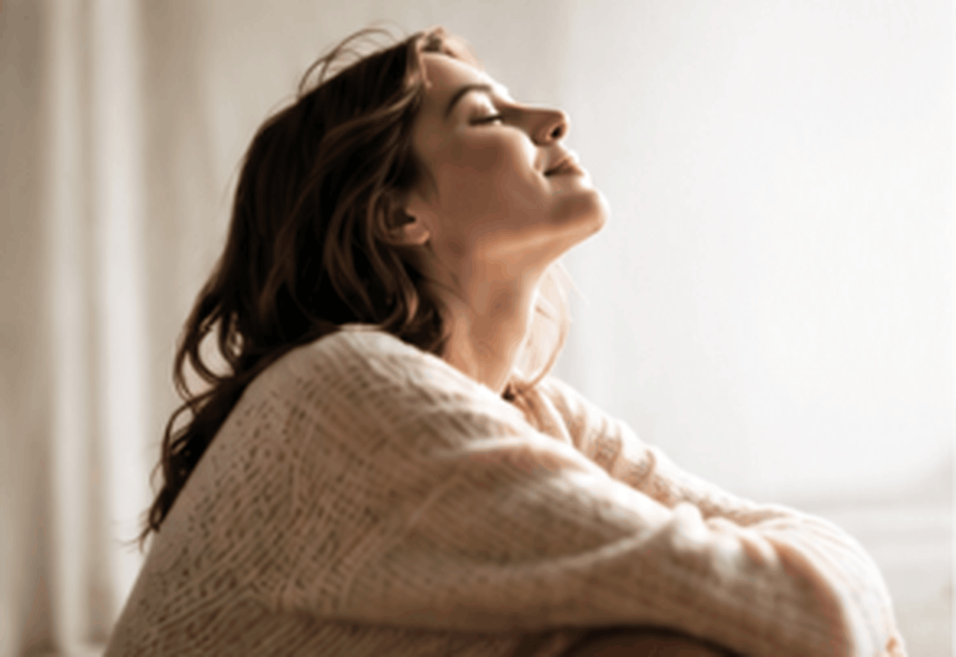 Une femme en mouvement, symbole de transformation et de révélation de soi